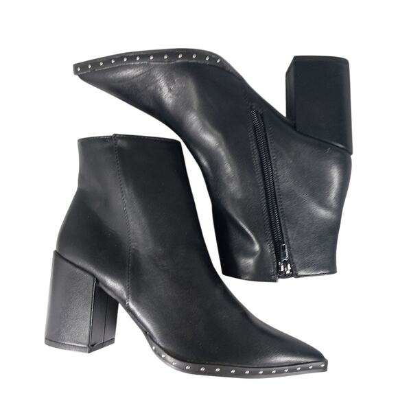 NWOT! QUPID! BLACK VEGAN LEATHER ANKLE BOOTS W/GOLD MICRO STUDDED TOE! SZ 5.5M - Picture 7 of 10